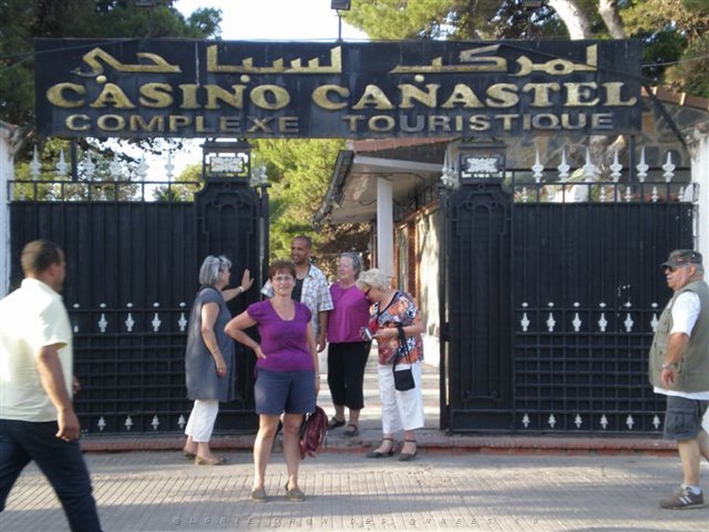 VOYAGE JUIN 2009 devant le casino de canastel.jpg